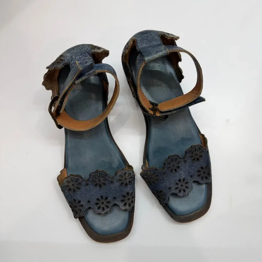 LArtiste barely worn